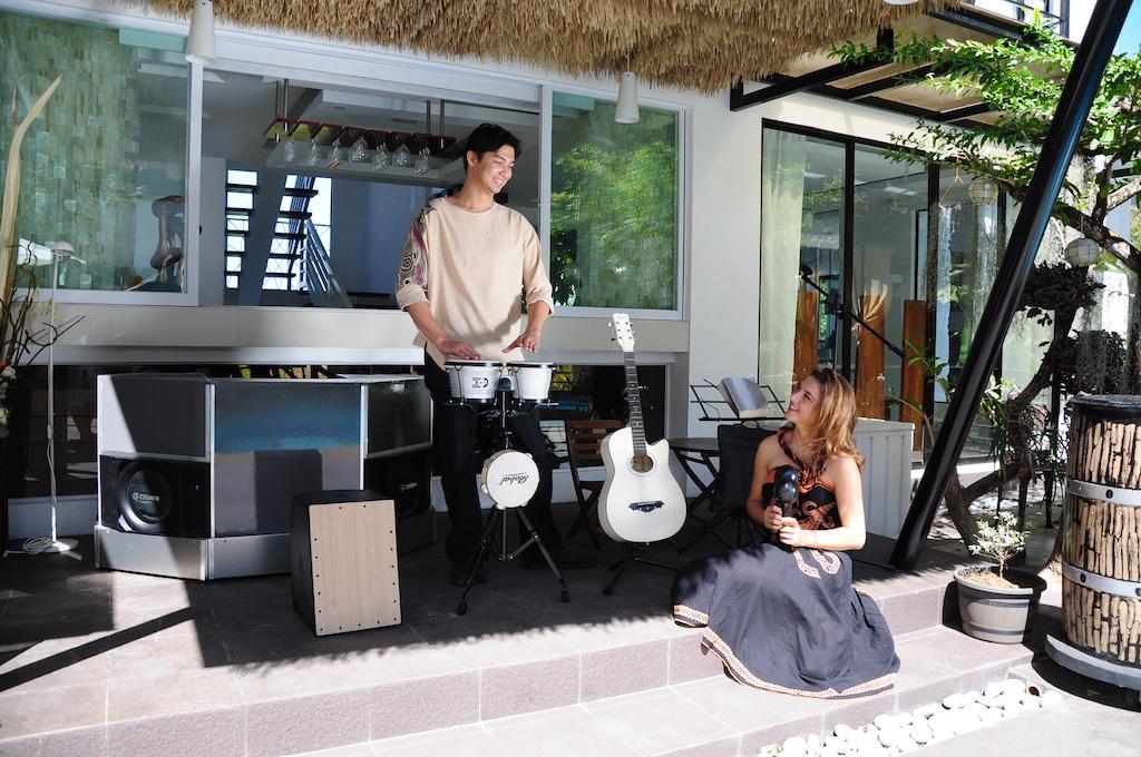 Date & Dine Resort Antipolo Extérieur photo