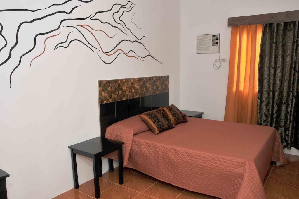 Date & Dine Resort Antipolo Chambre photo