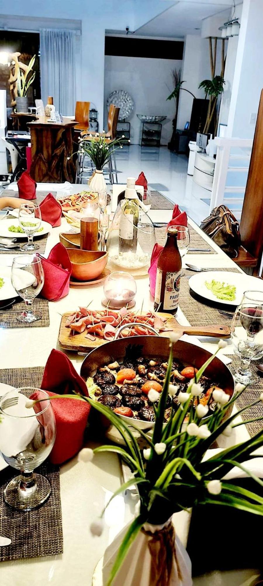 Date & Dine Resort Antipolo Extérieur photo