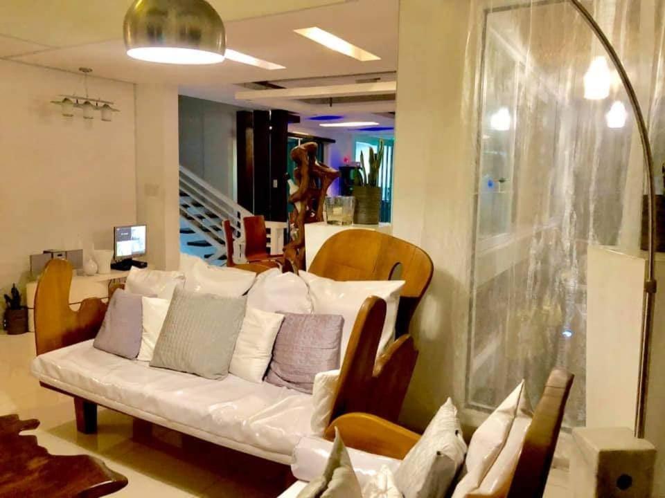 Date & Dine Resort Antipolo Extérieur photo