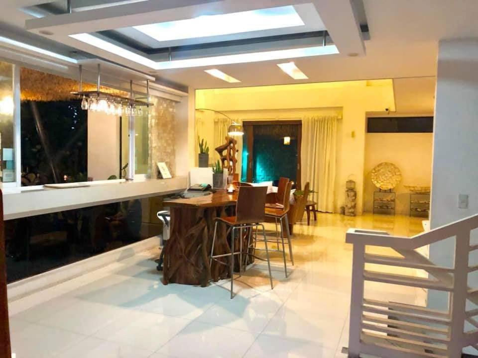 Date & Dine Resort Antipolo Extérieur photo